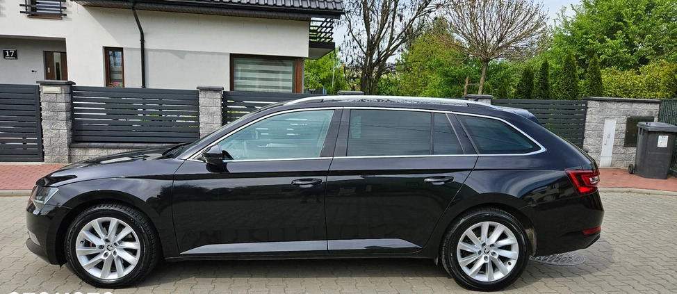 Skoda Superb cena 74904 przebieg: 211353, rok produkcji 2017 z Zawiercie małe 379